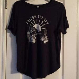 'Follow the Sun' Short Sleeve Scoop Hem Tee